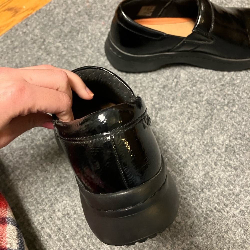 Clarks Womens Size 8 Shiny Black Loafers - Picture 7 of 11